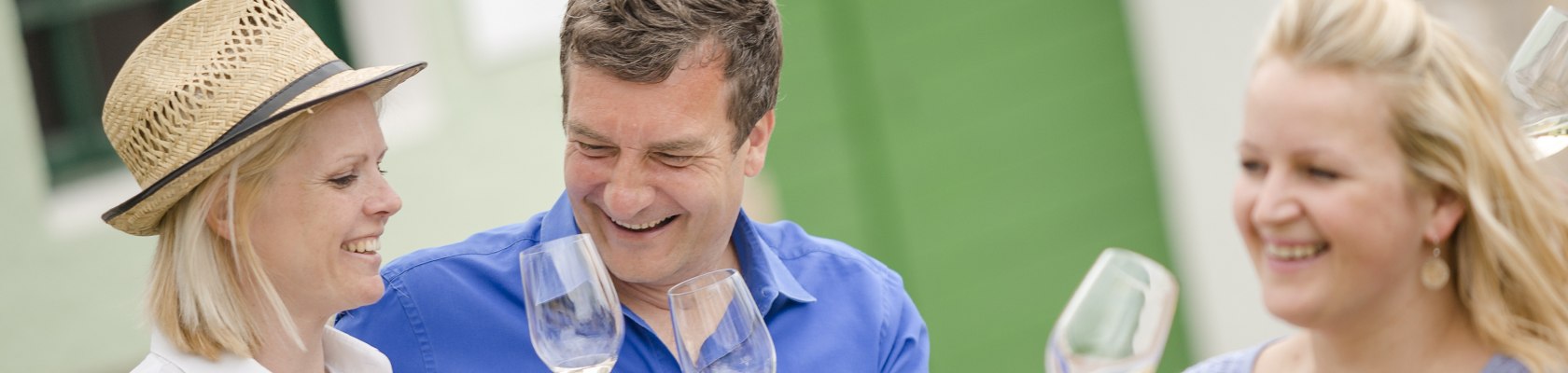 Wine tasting, © Weinviertel Tourismus / Bartl Wine tasting, © Weinviertel Tourismus / Bartl